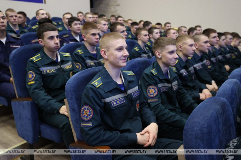 ФОТОФАКТ: Накануне Дня защитников Отечества акция "Мамины пироги" прошла в Университете МЧС