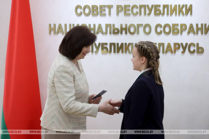 Кочанова: все законы, которые разрабатываются в нашей стране, должны соответствовать Конституции  3