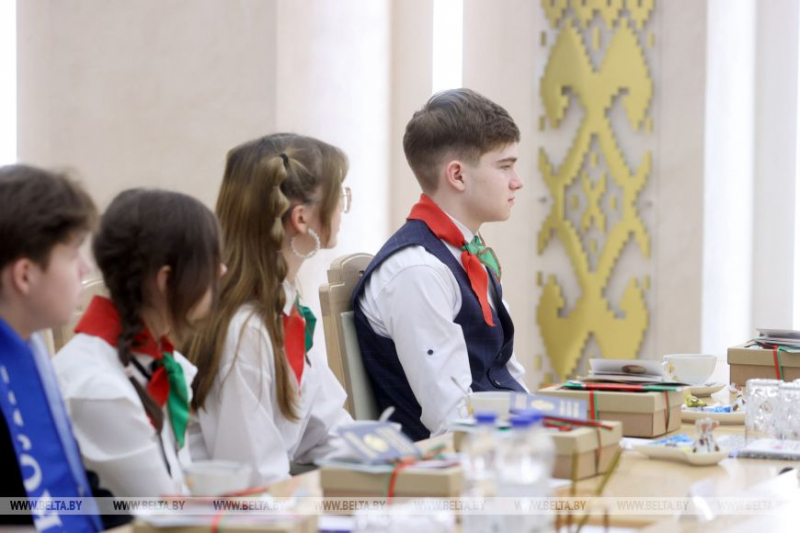 Кочанова: все законы, которые разрабатываются в нашей стране, должны соответствовать Конституции  3