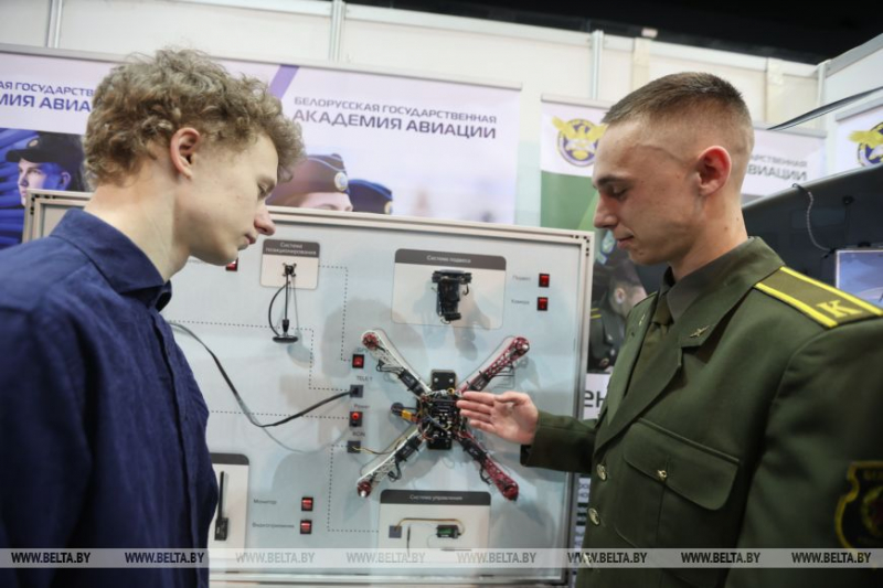 Около 120 учреждений образования представлены на выставке "Образование и карьера" в Минске 3