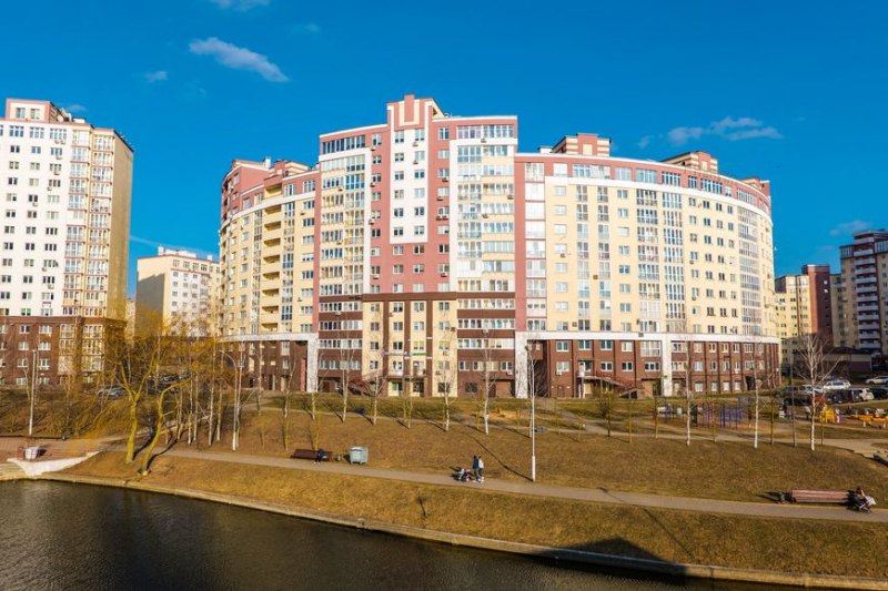 В паркинге комплекса "Вивальди" есть свободные места со скидкой 30% 3