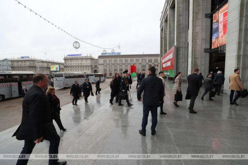 Делегаты из всех регионов Беларуси прибывают во Дворец Республики для участия в VII ВНС (обновляется)