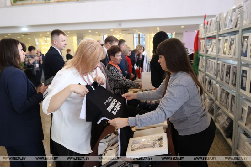 ФОТОФАКТ: Сегодня VII ВНС продолжит работу. Делегаты уже прибывают во Дворец Республики
