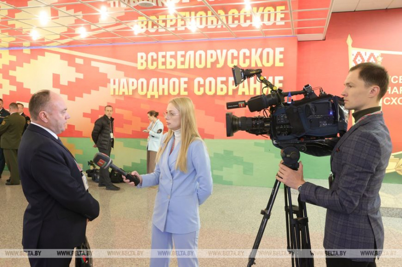ФОТОФАКТ: Сегодня VII ВНС продолжит работу. Делегаты уже прибывают во Дворец Республики