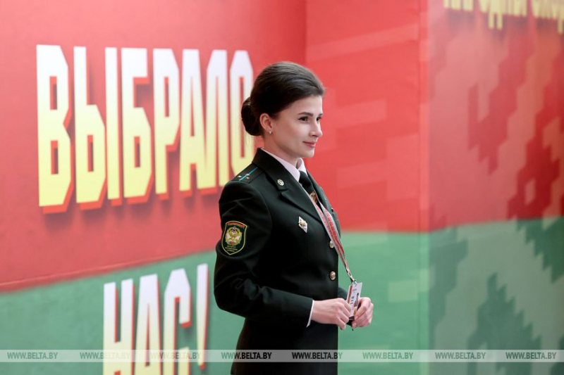 ФОТОФАКТ: Сегодня VII ВНС продолжит работу. Делегаты уже прибывают во Дворец Республики
