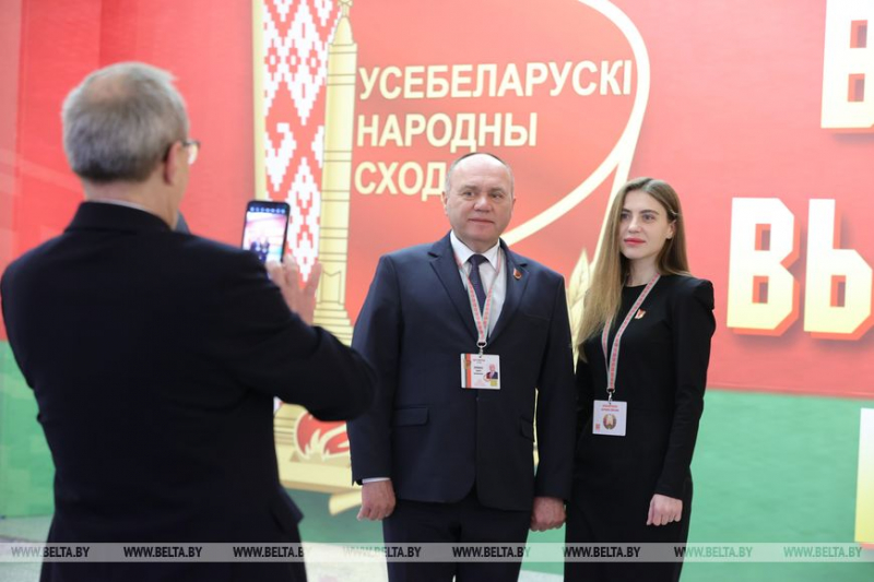ФОТОФАКТ: Сегодня VII ВНС продолжит работу. Делегаты уже прибывают во Дворец Республики