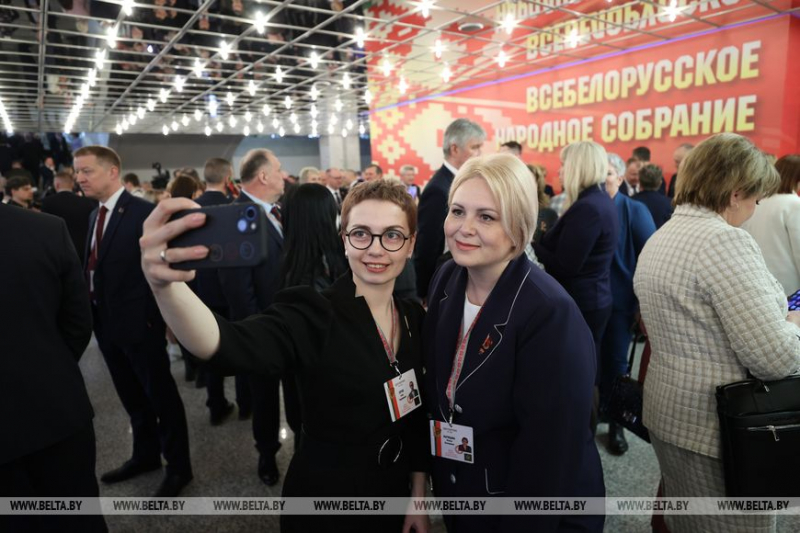 ФОТОФАКТ: Сегодня VII ВНС продолжит работу. Делегаты уже прибывают во Дворец Республики