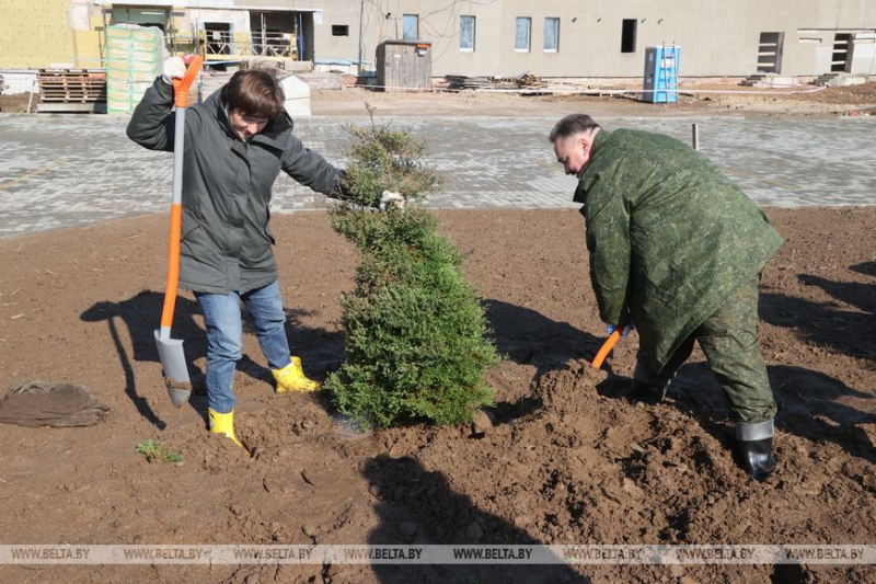 ФОТОРЕПОРТАЖ: Республиканский субботник проходит в Беларуси