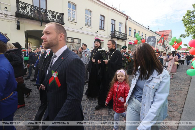 ФОТОРЕПОРТАЖ: В Беларуси празднуют День Победы (ОБНОВЛЯЕТСЯ) 3
