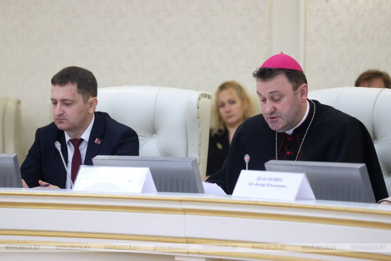 Митрополит Вениамин: человек нуждается в духовных ориентирах для принятия правильных решений