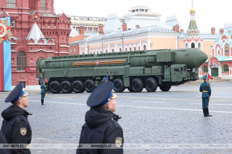 Ракетные комплексы и новейшие автомобили. Какая военная техника участвовала в параде на Красной площади