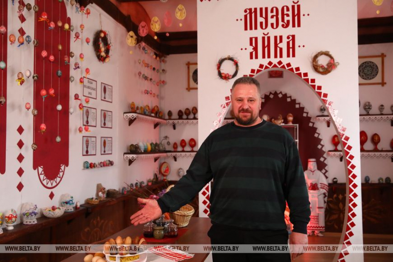 Вы когда-нибудь видели яйцо из зебрано? Мастер на Вилейщине создает необычную пасхальную коллекцию