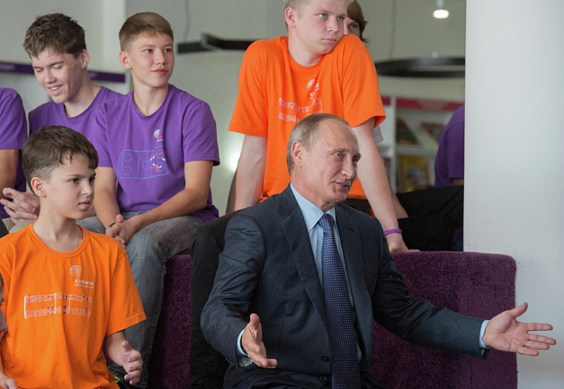 Как изменился Путин за 25 лет у власти: фото тогда и сейчас