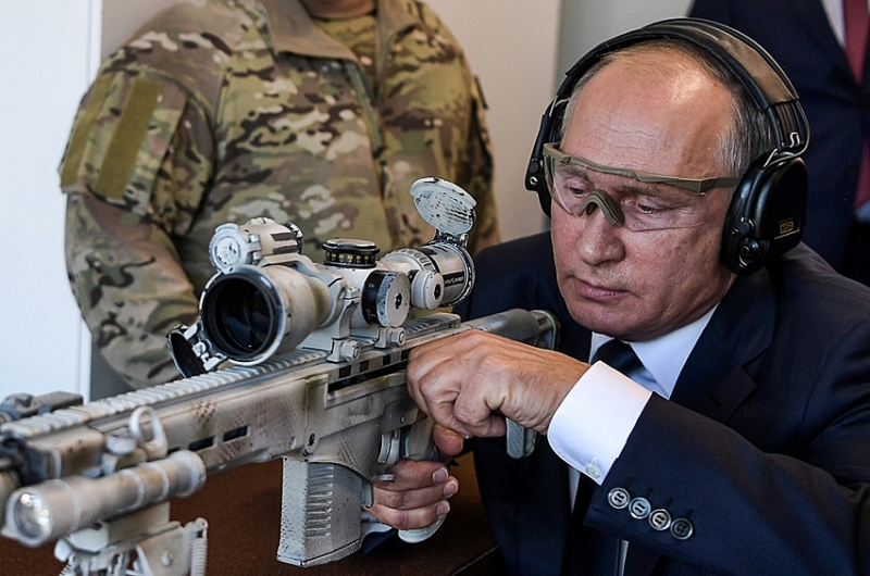 Как изменился Путин за 25 лет у власти: фото тогда и сейчас