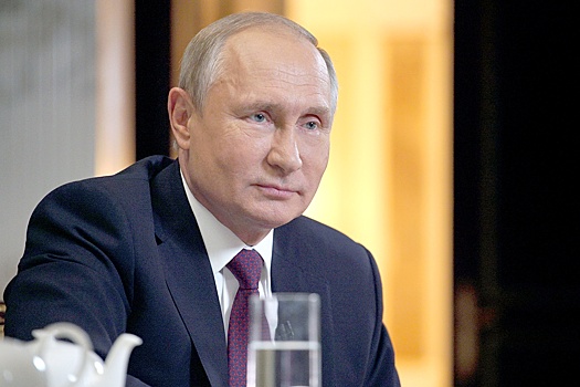Putin nazval semju kraeugolnym kamnem obshhestva 633e0df.jpg