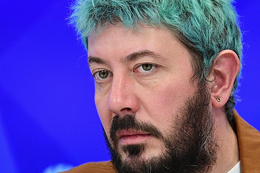 Artemij lebedev zajavil chto kazhdyj den vypivaet dve butylki vina 7f71064.jpg