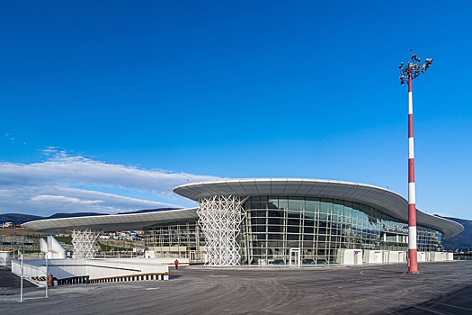 Pervyj samolet iz peterburga prizemlilsja v novom aeroportu gelendzhika 9860fdc.jpg