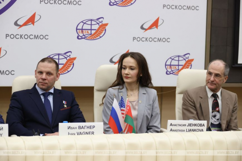 Белорусы в космосе, драники для экипажа и импульс науке. Подробности предполетной конференции космонавтов  3
