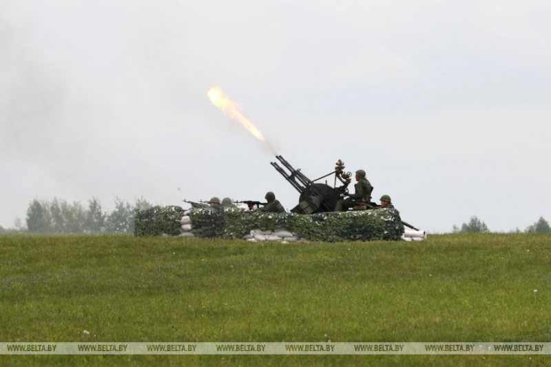 Хренин: военно-политическая обстановка в мире требует особого внимания к обеспечению обороноспособности страны